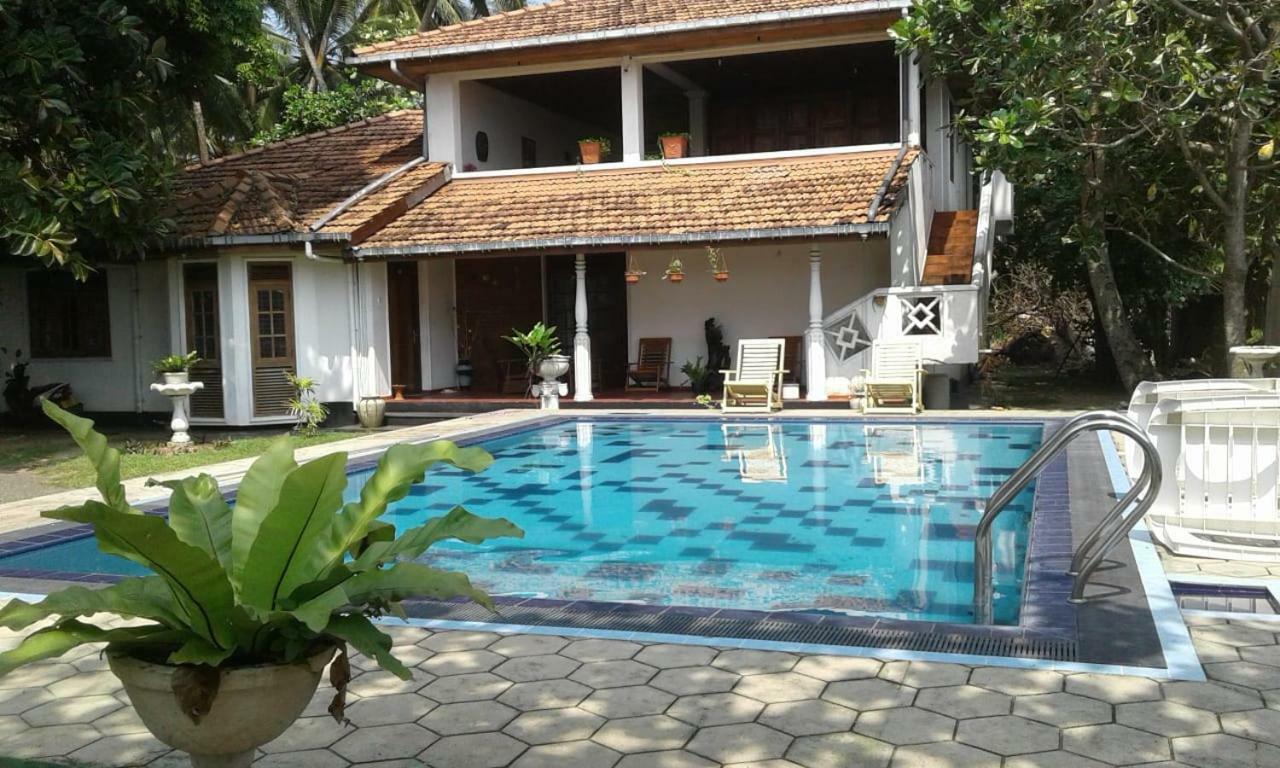 Villa Sea Sprays Hikkaduwa Ngoại thất bức ảnh