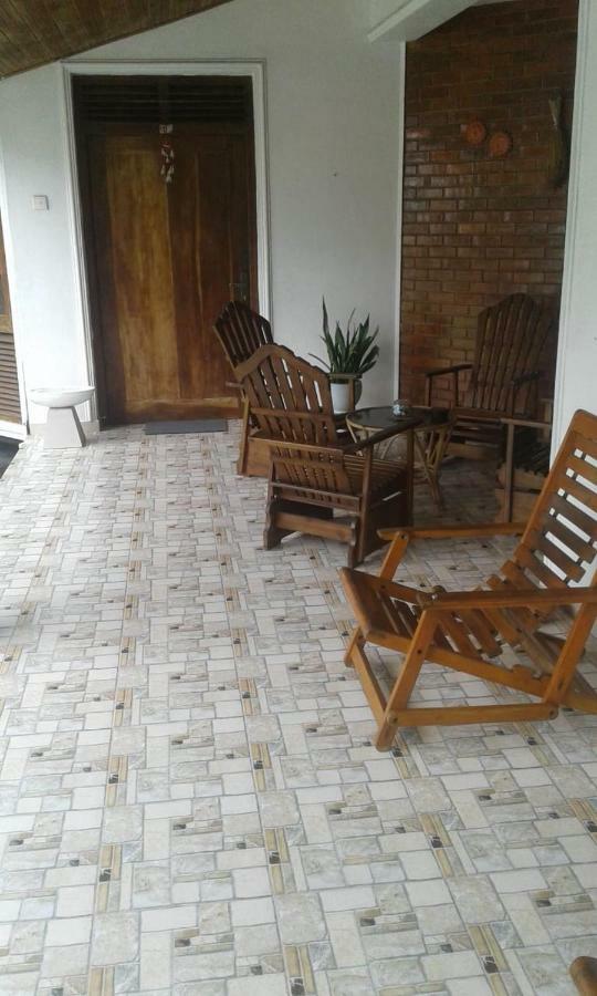 Villa Sea Sprays Hikkaduwa Ngoại thất bức ảnh